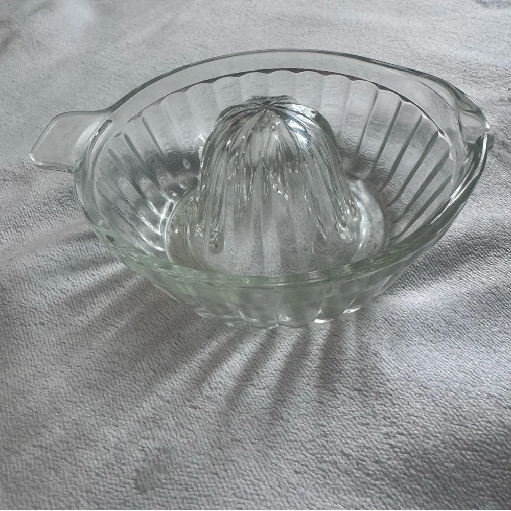 Vintage Hazel-Atlas Criss-Cross Glass‎ Juicer Reamer 1930s Era Depression Glass